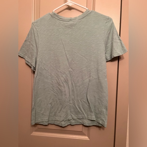 Light green t shirt - Picture 3 of 3